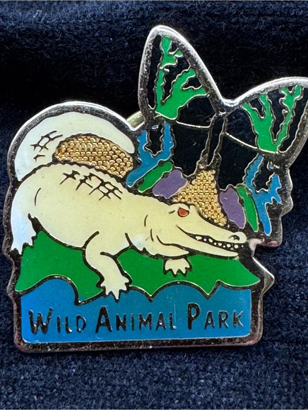 Vintage Enamel Wild Animal Park California Alligator Lapel Pin Pin Back